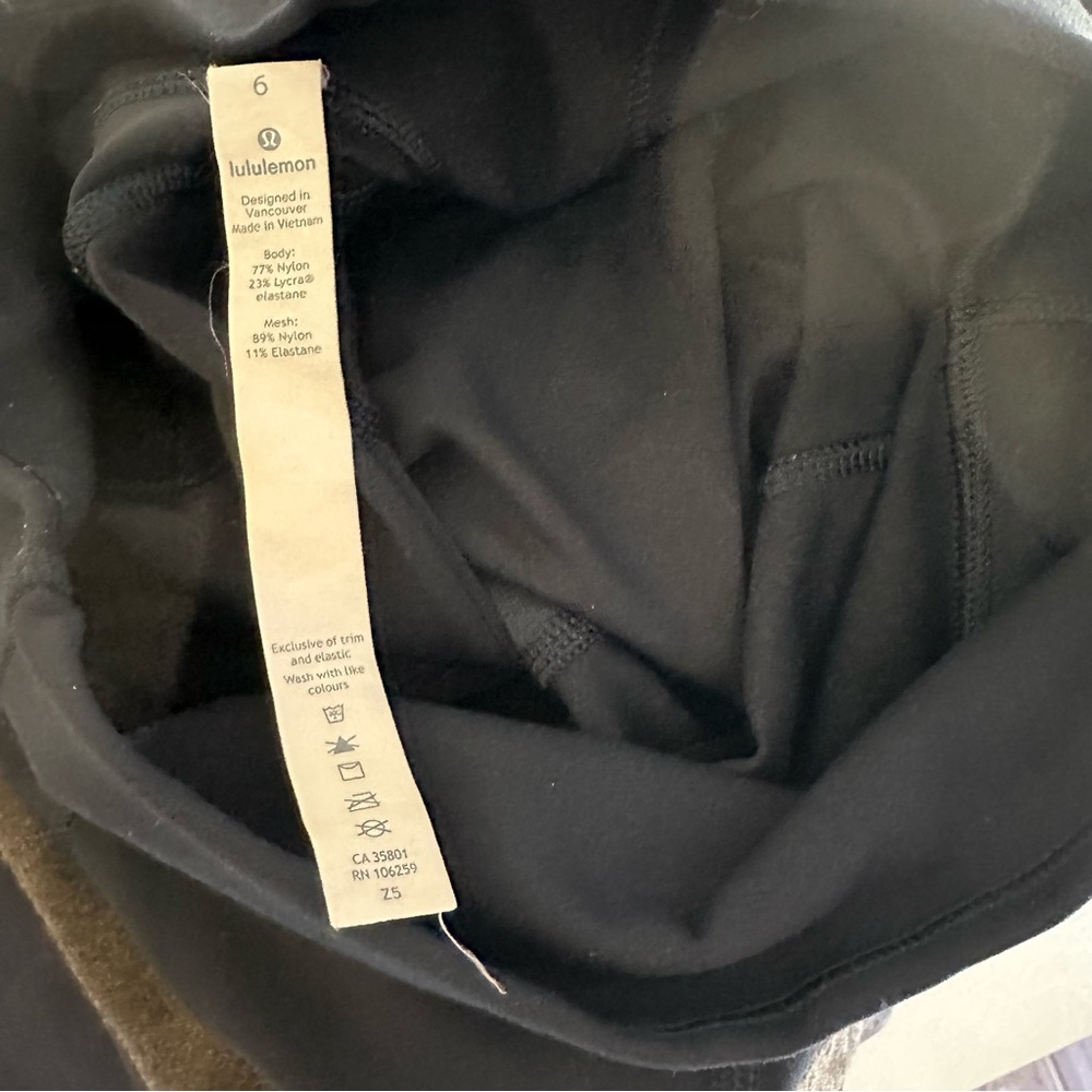 Lululemon Solid Black 7/8 Under Wunder Leggings T… - image 6